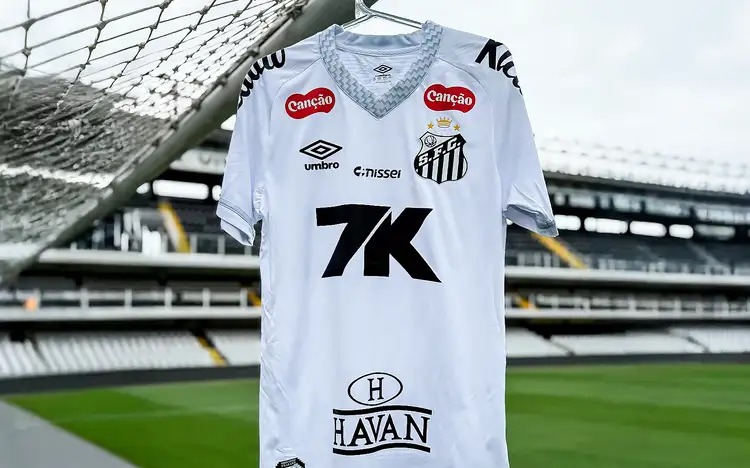 Santos assina com meia e define multa milionária Camisa do Santos