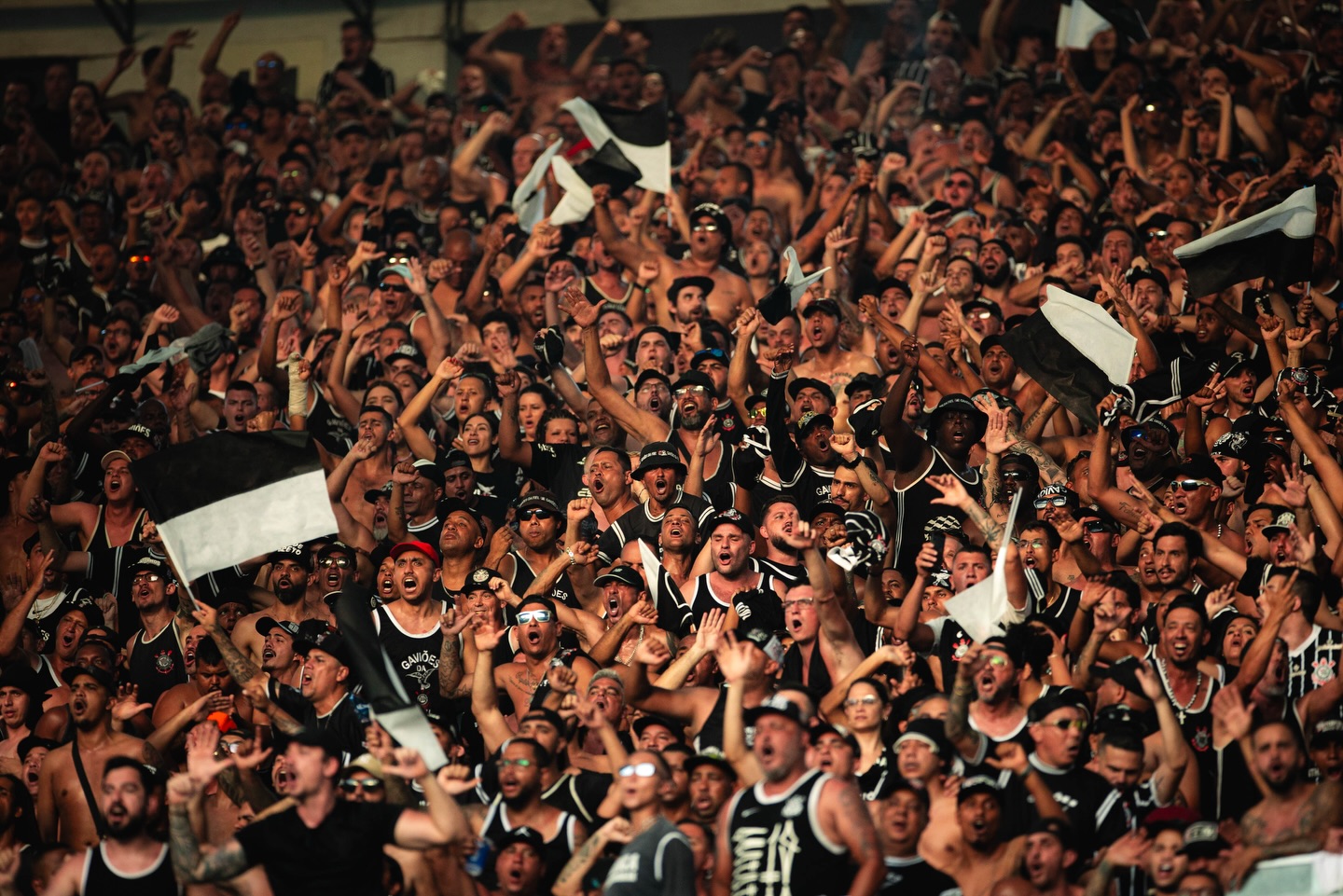 Corinthians lança novo uniforme com cor alternativa; veja fotos Corinthians lança novo uniforme com cor alternativa; veja fotos