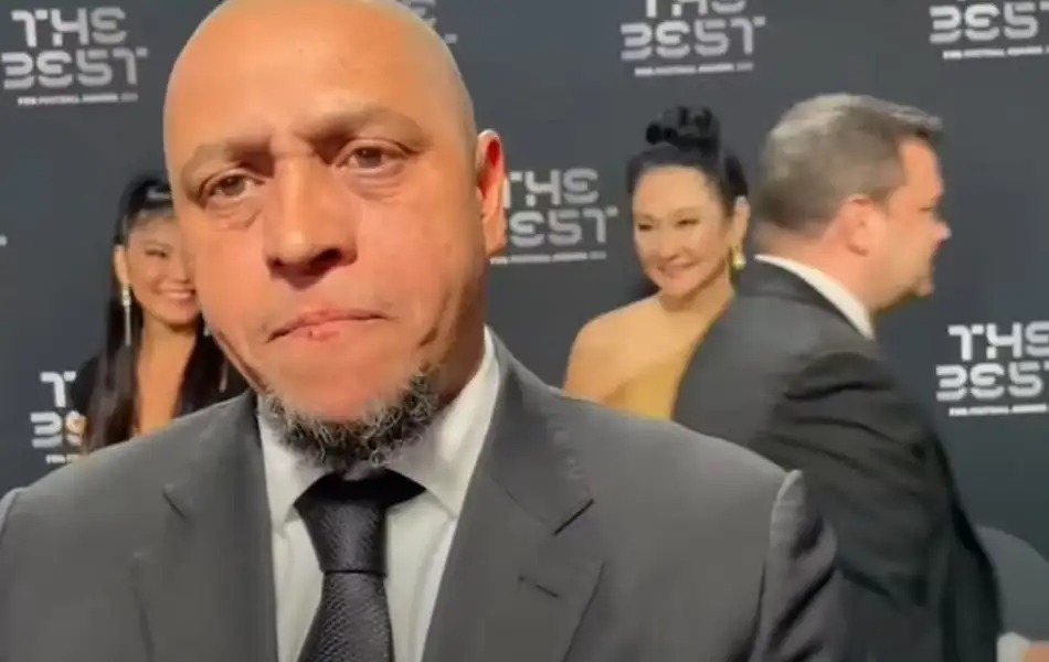 Roberto Carlos expõe perda de 99% do patrimônio no futebol Roberto Carlos expõe perda de 99% do patrimônio no futebol