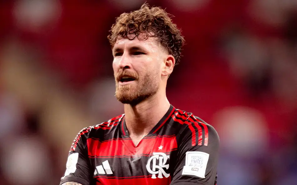 Ídolo! Léo Pereira ganha bandeirão e agradece a torcida do Flamengo Ídolo! Léo Pereira ganha bandeirão e agradece a torcida do Flamengo