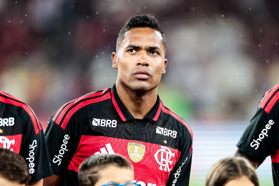 A critica de Alex Sandro mesmo após a vitória do Flamengo Foto: Gilvan de Souza/Flamengo