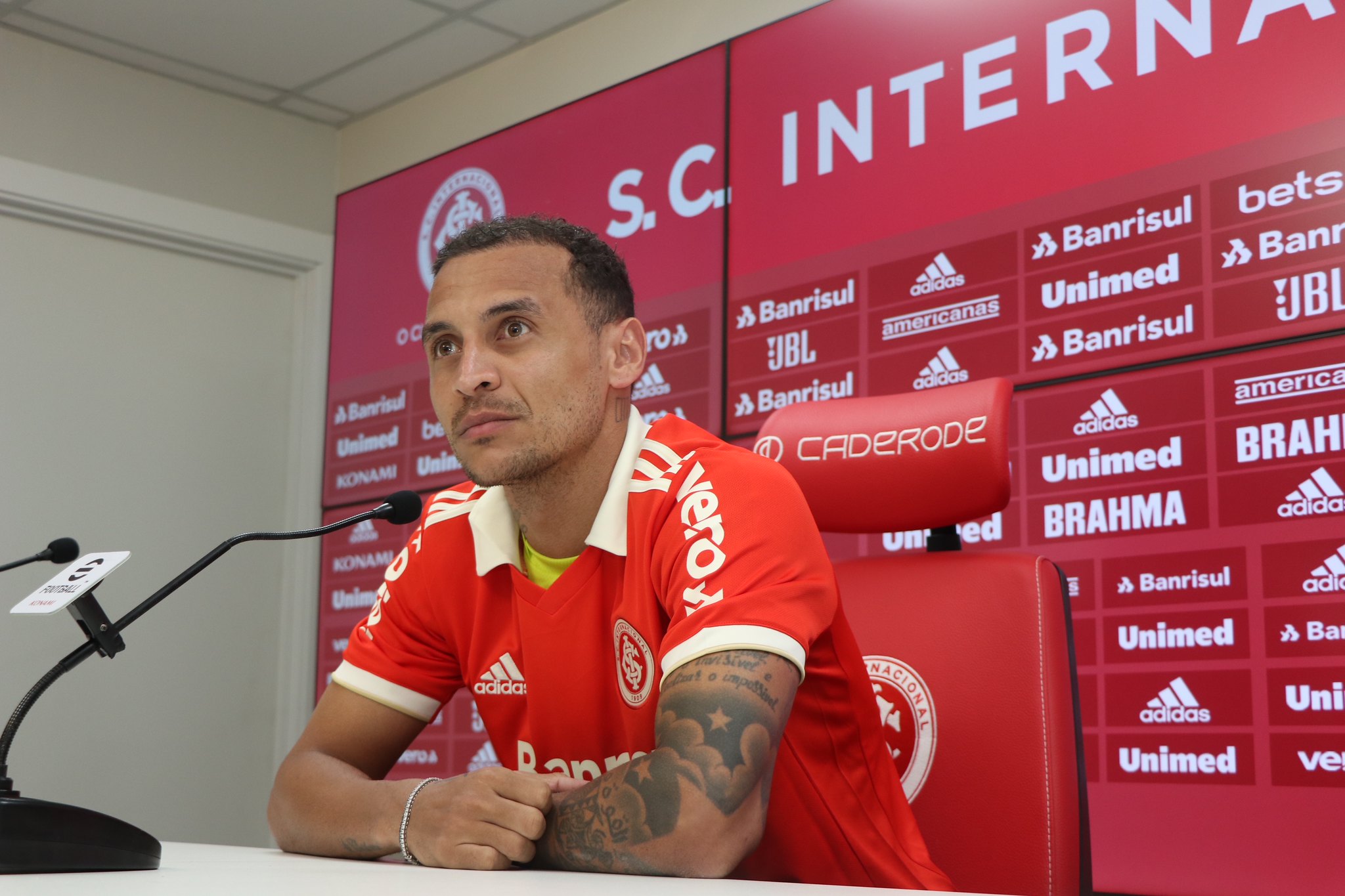 Eduardo Baptista pretende utilizar Alan Patrick em nova função no Internacional Eduardo Baptista pretende utilizar Alan Patrick em nova função no Internacional