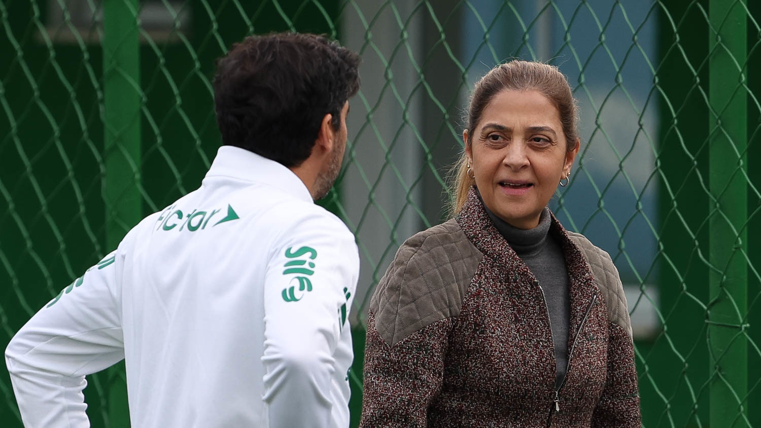 Palmeiras negocia renovação de contrato milionário Palmeiras negocia renovação de contrato milionário