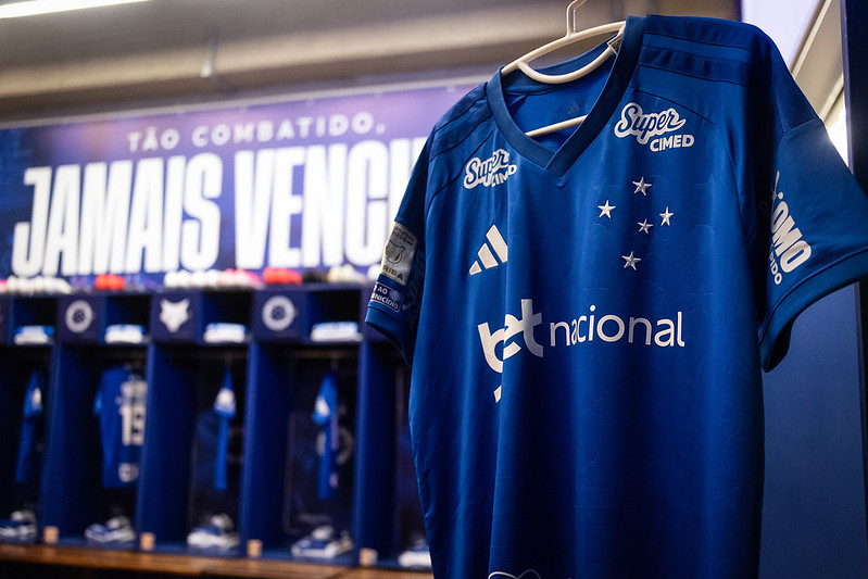 É oficial! Zagueiro assina com o Cruzeiro É oficial! Zagueiro assina com o Cruzeiro