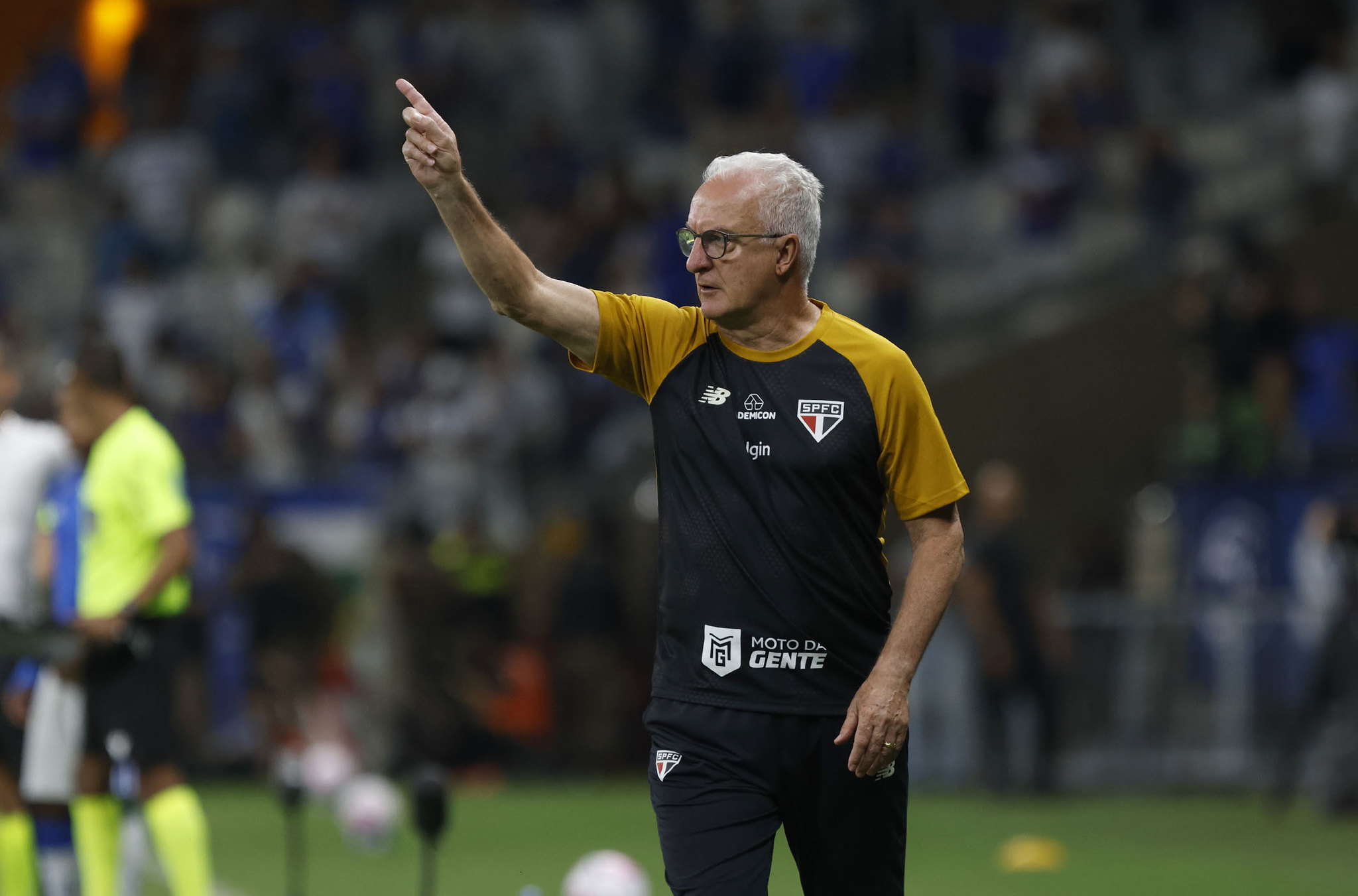 Dorival Júnior incomoda pessoas do alto escalação do São Paulo Dorival Júnior incomoda pessoas do alto escalação do São Paulo