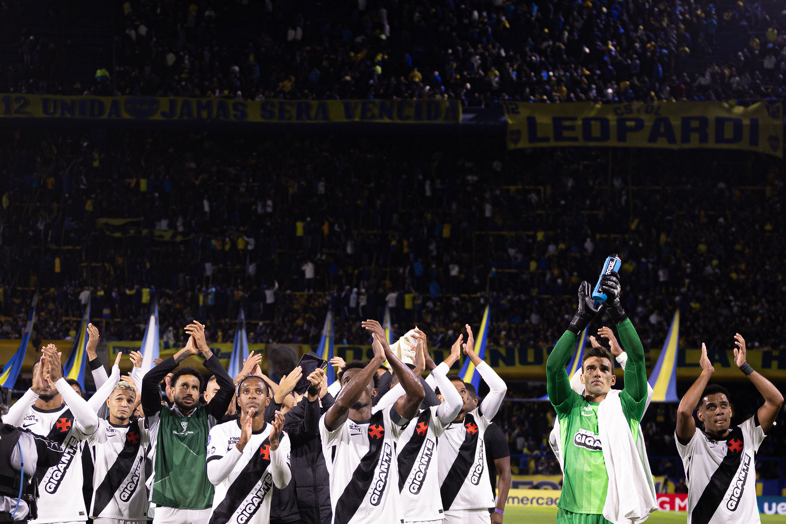 Vasco ganha destaque na Europa Vasco ganha destaque na Europa