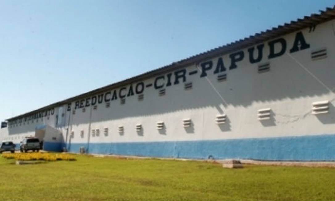 Lula vence Flávio Bolsonaro no Complexo Penitenciário da Papuda Lula vence Flávio Bolsonaro no Complexo Penitenciário da Papuda