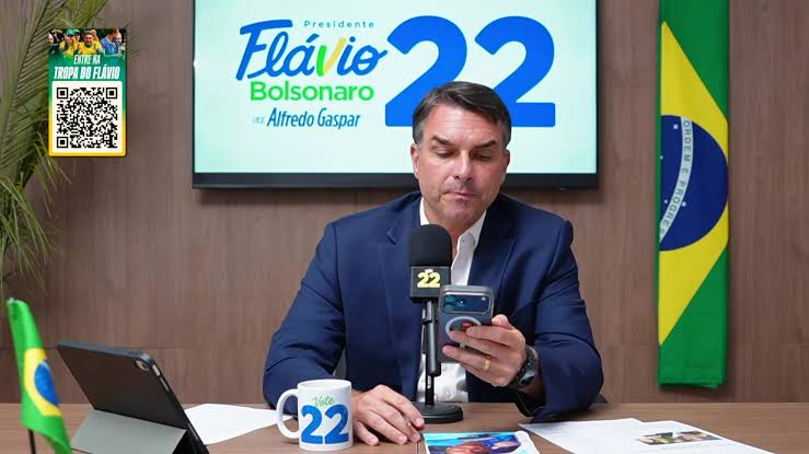 Flávio Bolsonaro revela o que fará com o Minha Casa, Minha Vida Flávio Bolsonaro revela o que fará com o Minha Casa, Minha Vida