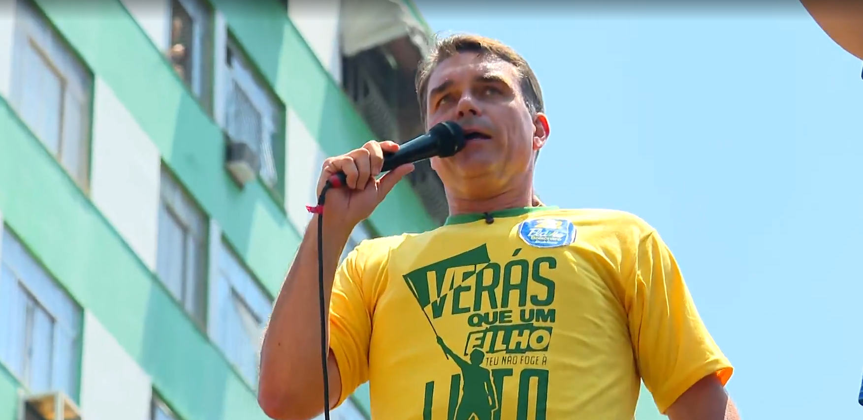 Flávio declara que receberá a faixa presidencial de Jair Bolsonaro Flávio declara que receberá a faixa presidencial de Jair Bolsonaro