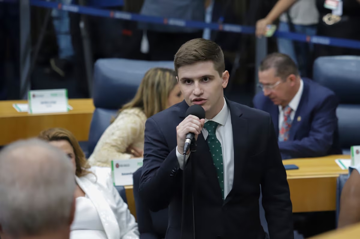 Lucas Pavanato e Nikolas Ferreira entram para a história com maior número de votos para deputado federal Lucas Pavanato e Nikolas Ferreira entram para a história com maior número de votos para deputado federal