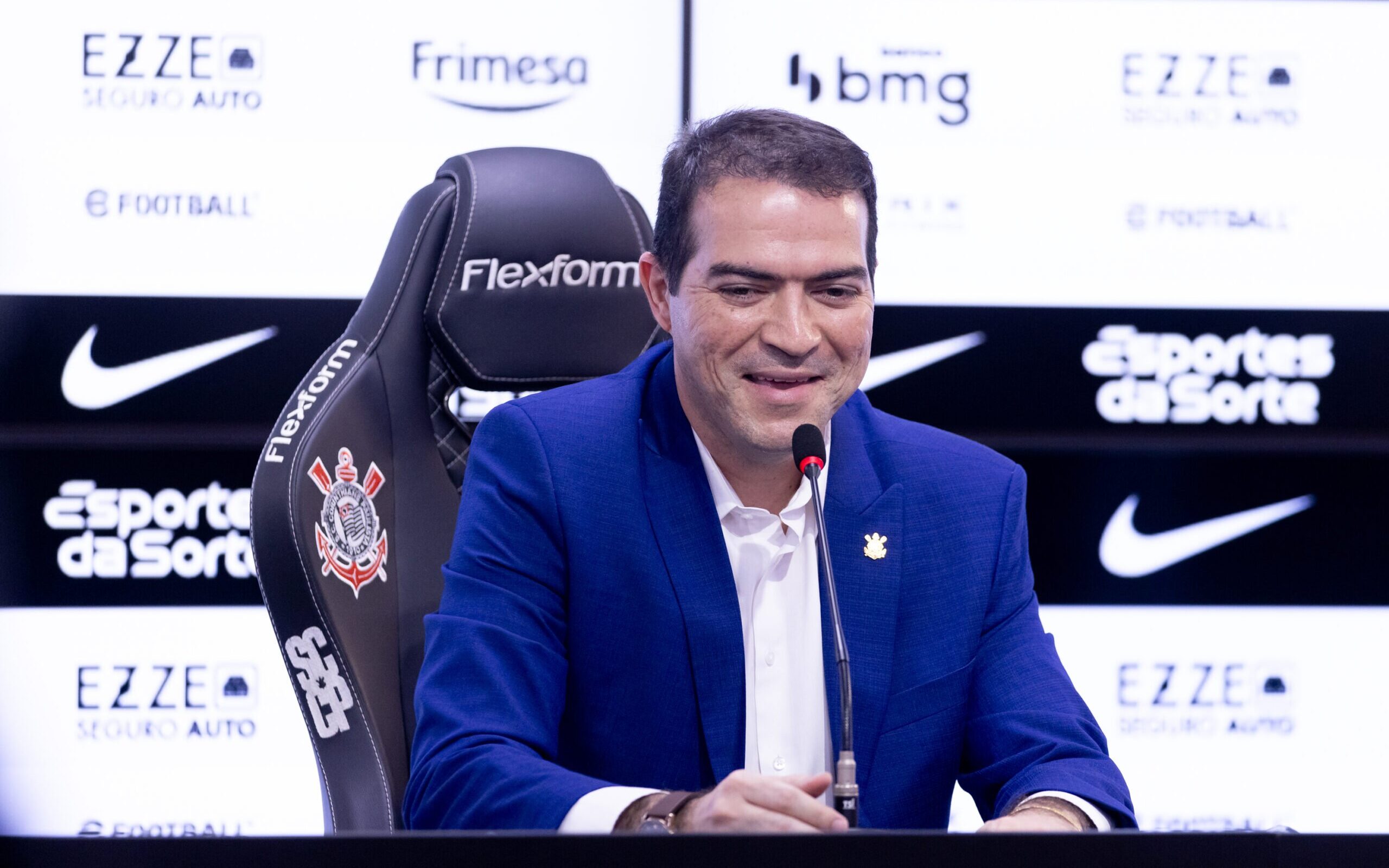 293 milhões: meia fecha com o Corinthians até 2029 293 milhões: meia fecha com o Corinthians até 2029