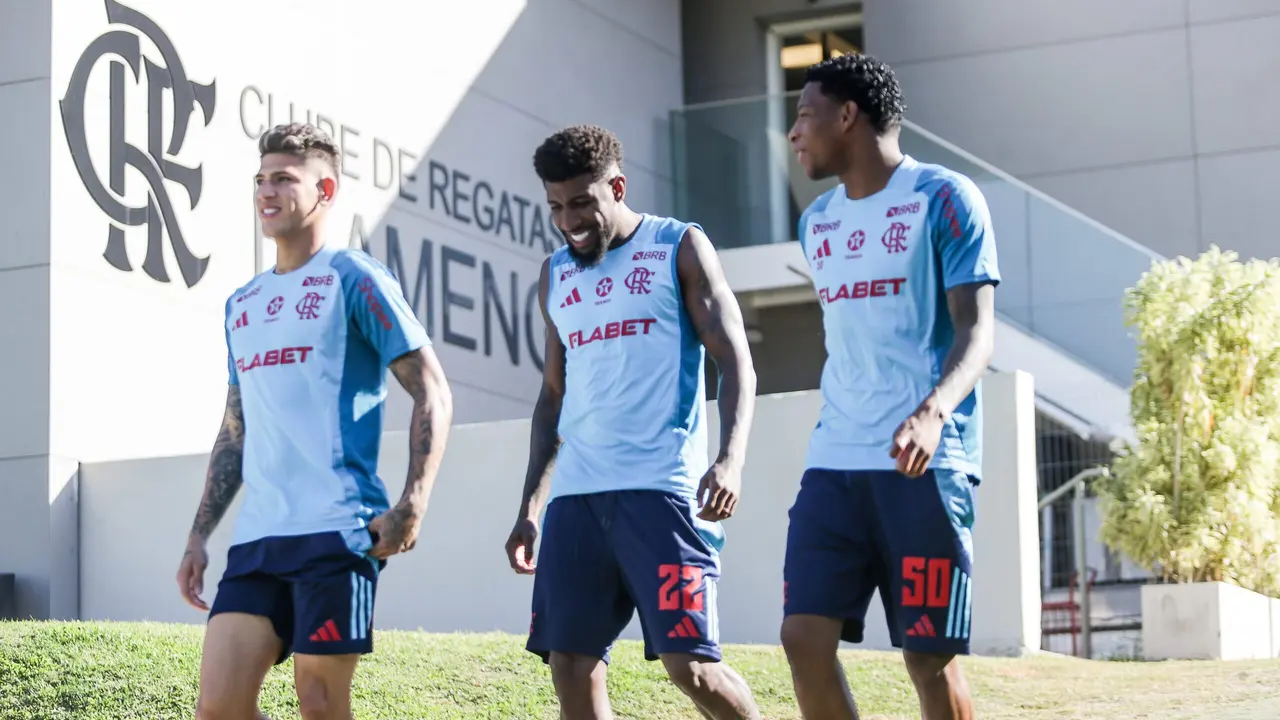 Flamengo recusa quase R$ 400 milhões por vendas de jogadores Flamengo recusa quase R$ 400 milhões por vendas de jogadores