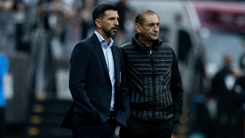 Emiliano Díaz é sincero ao explicar por que recusou o Corinthians Emiliano Díaz é sincero ao explicar por que recusou o Corinthians